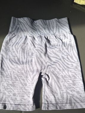 AYBL Women's High-Waist Zebra Print Active Shorts - Light Gray